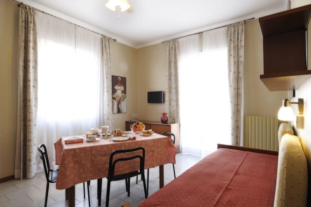 Residence San Marco Suites&Apartments Алассіо Екстер'єр фото