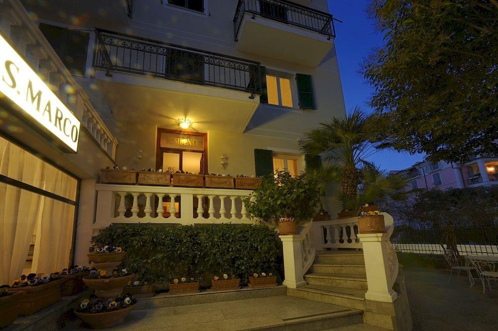Residence San Marco Suites&Apartments Алассіо Екстер'єр фото