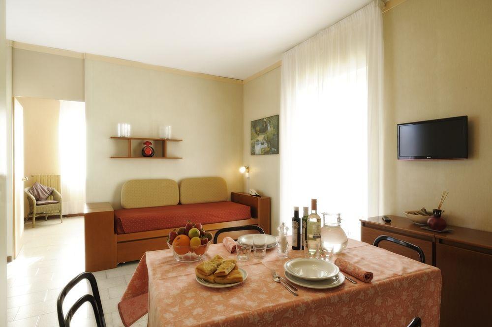 Residence San Marco Suites&Apartments Алассіо Екстер'єр фото